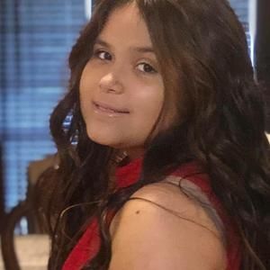 Meet your Posher, Claudia